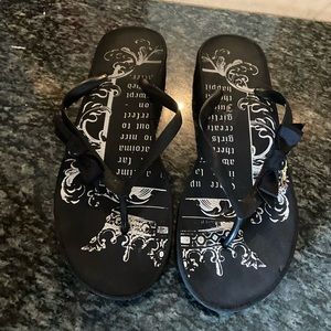 Juicy couture, wedge, flip-flops, size 9